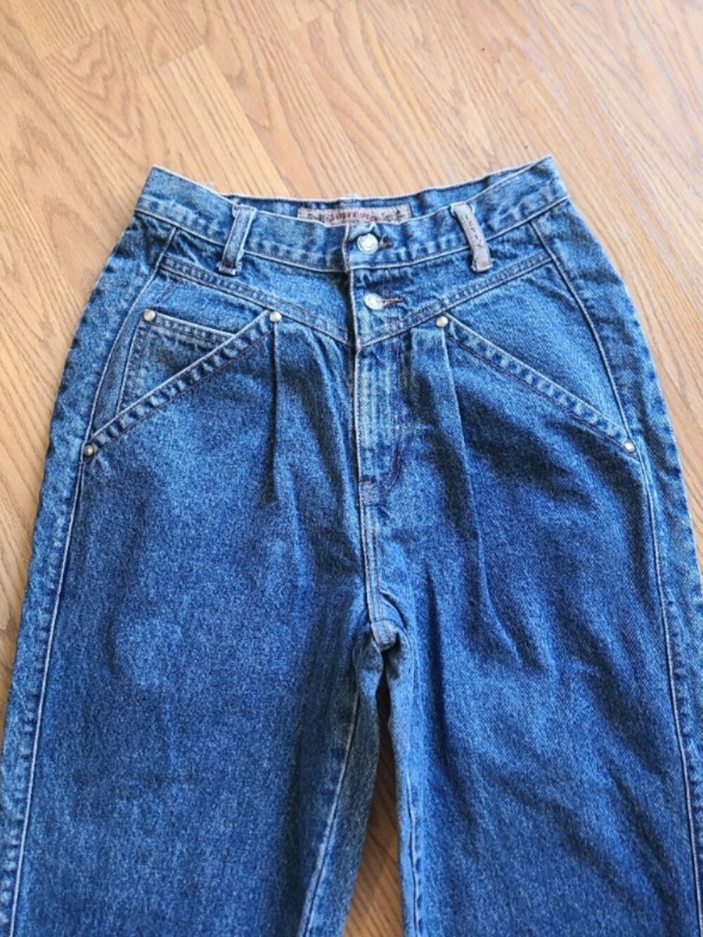 VINTAGE 90s LEVI'S 900 SERIES MOM JEANS HIGH RISE CARROT PLEATED DENIM 1991 26" - Picture 2 of 8